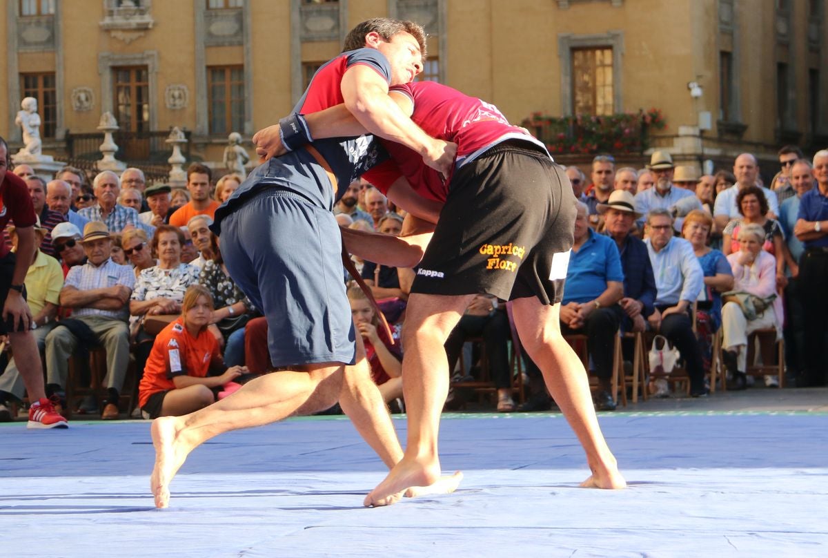 Fotos: La Catedral de León preside el Corro de San Froilán