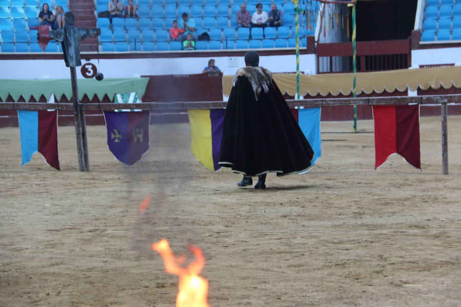 La arena de la Plaza de Toros acoge este año por primera vez la celebración de 'Las Justas Medievales' en honor al patrón