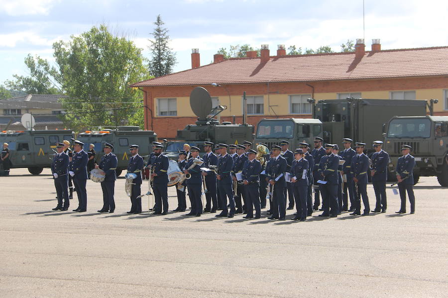 El V Batallón de Intervención en Emergencias de la Unidad Militar de Emergencias, con base en la localidad leonesa de El Ferral del Bernesga celebra la festividad en honor a su Patrona, Nuestra Señora del Rosario.