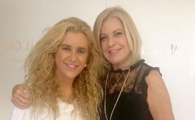 La leonesa Ana Revuelta junto a Bárbara Rey.