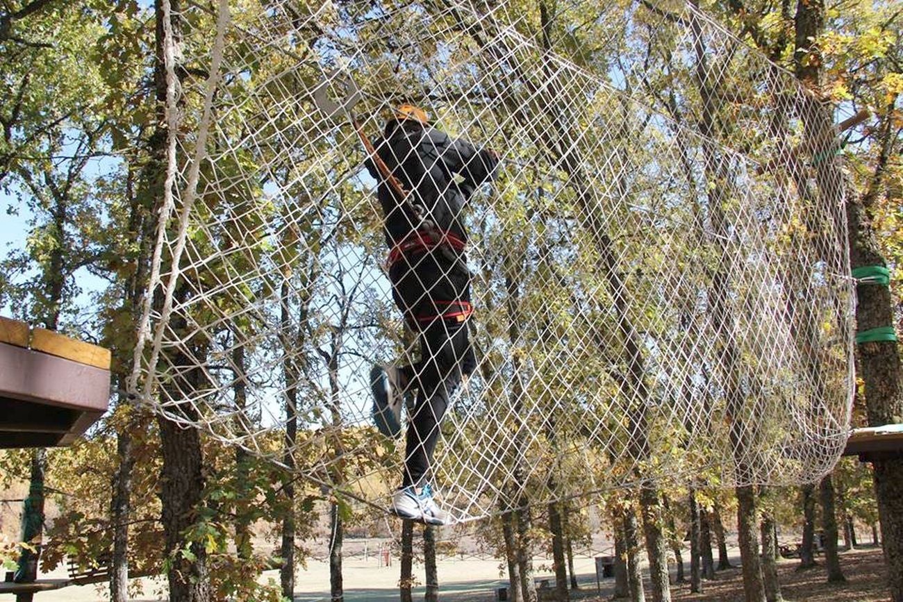 La localidad leonesa de Almanza cuenta con el único parque multiaventura de la provincia