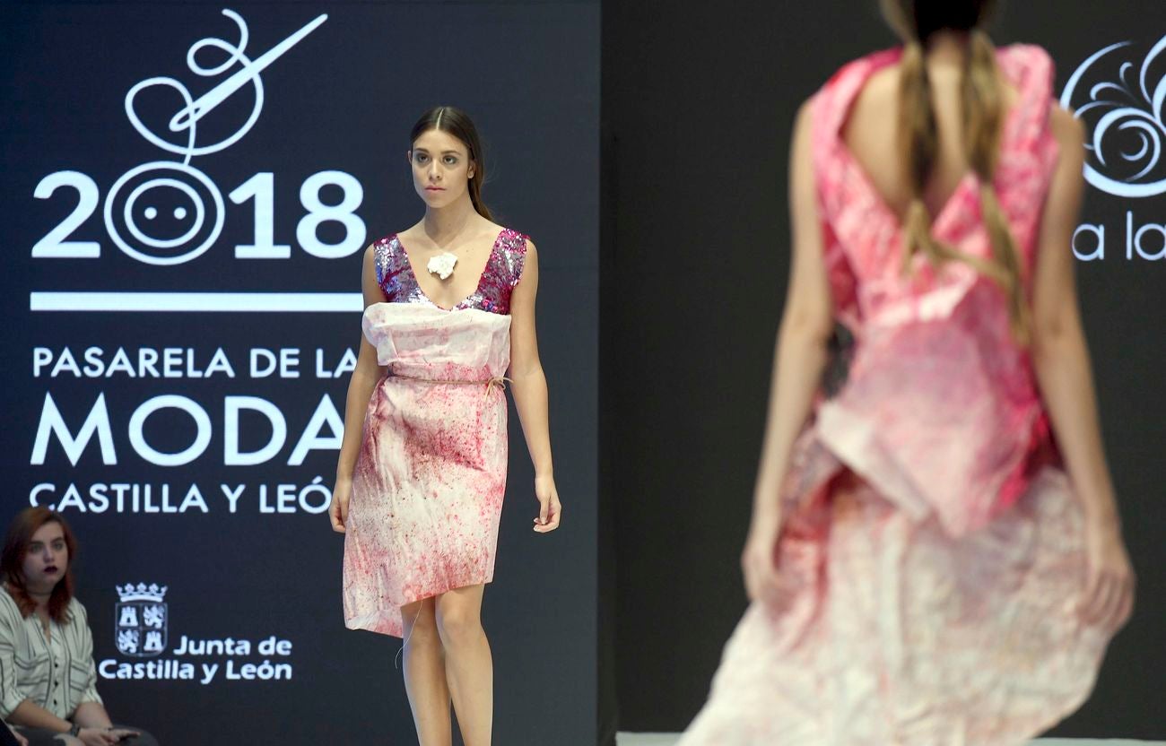 Diseños de María Lafuente, Concha Ceballos y Juanjo Oliva en la XXI Pasarela de la Moda de Castilla y León