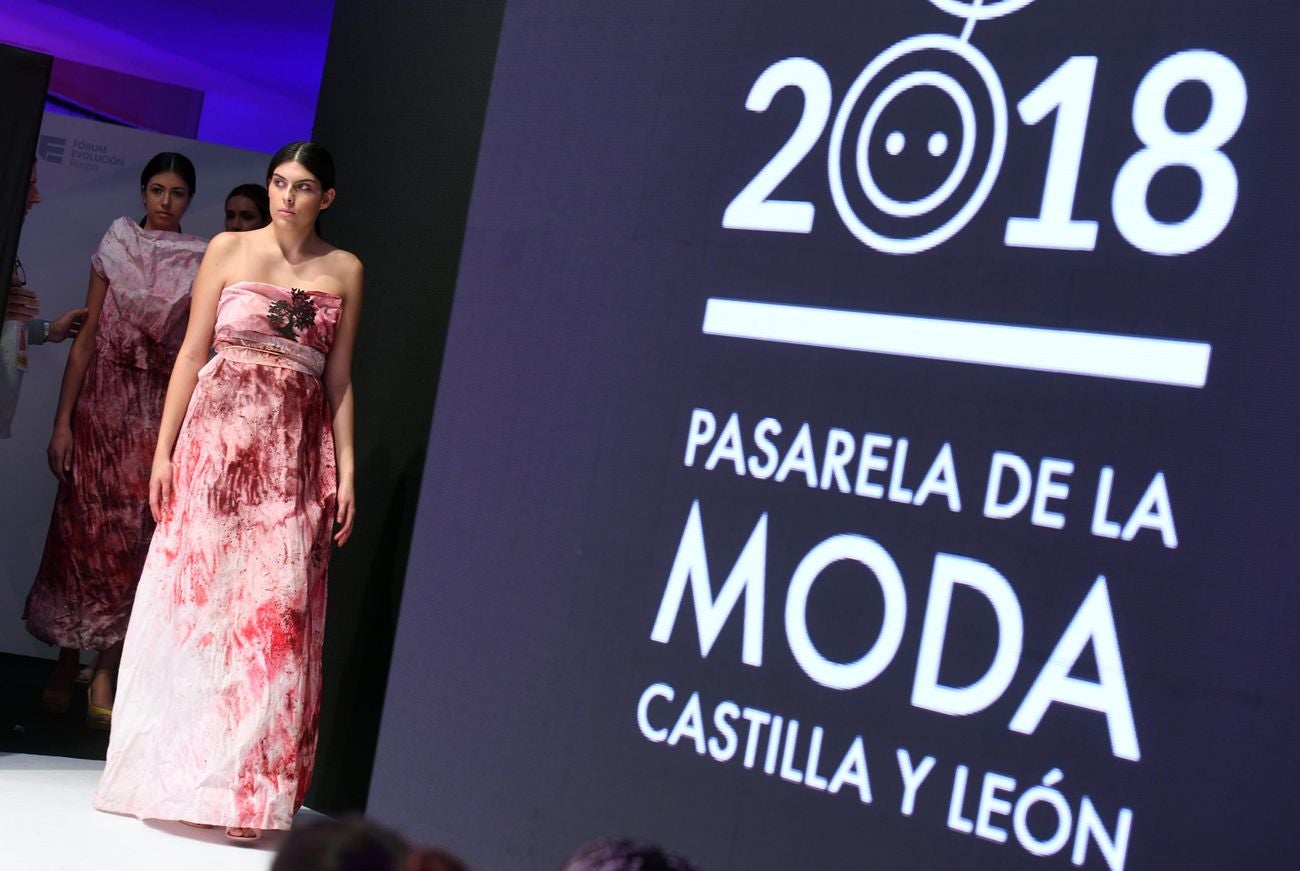 Diseños de María Lafuente, Concha Ceballos y Juanjo Oliva en la XXI Pasarela de la Moda de Castilla y León