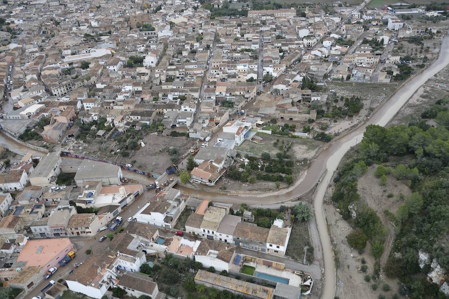 Los efectivos de la UME colaboran en las tareas de recuperación de las zonas afectadas por las inundaciones de Mallorca