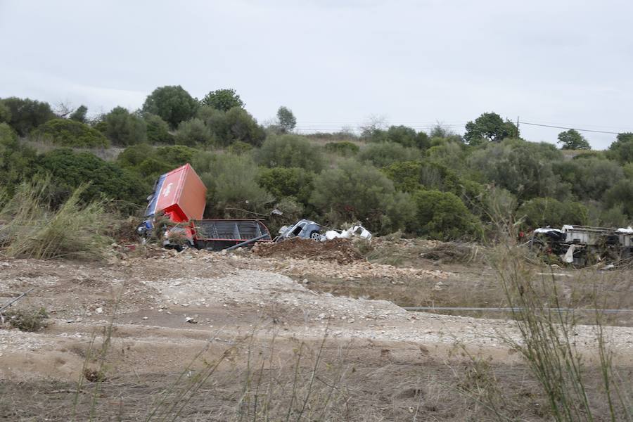 Los efectivos de la UME colaboran en las tareas de recuperación de las zonas afectadas por las inundaciones de Mallorca