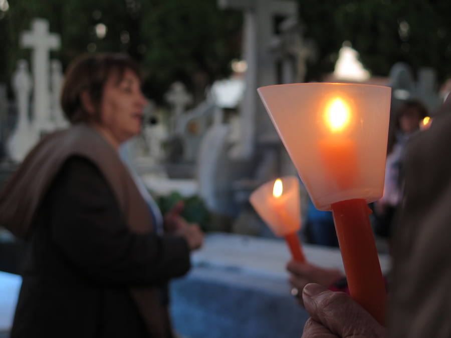 Fotos: Visita guiada al Cementerio