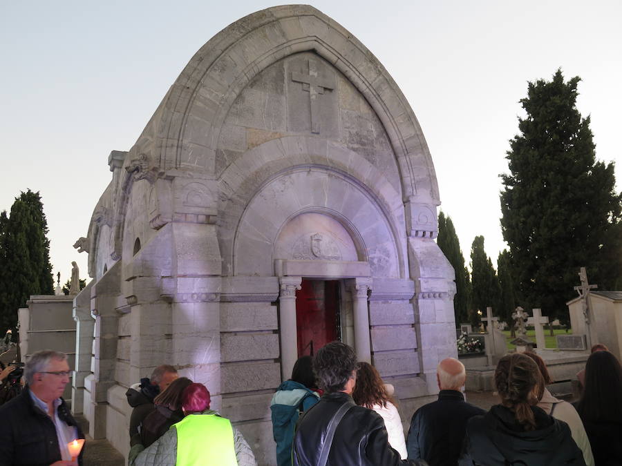 Fotos: Visita guiada al Cementerio