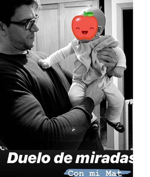 Diego con su sobrino Matías, en brazos. 