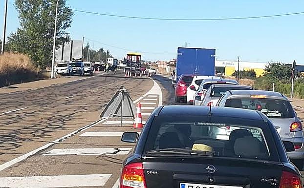 El Ayuntamiento de Valverde de la Virgen informa de cortes en la N-120 entre la Virgen del Camino y San Miguel del Camino