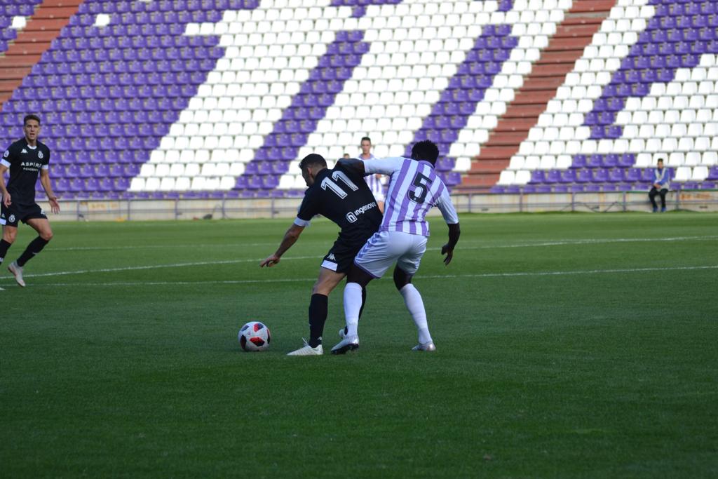 Fotos: Imágenes del choque entre el Valladolid B y la Cultural