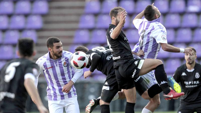 Fotos: Imágenes del choque entre el Valladolid B y la Cultural