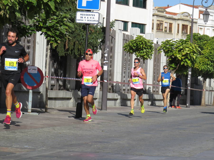 León celebra la carrera 10 kilómetros León, capital española de la gastronomía.