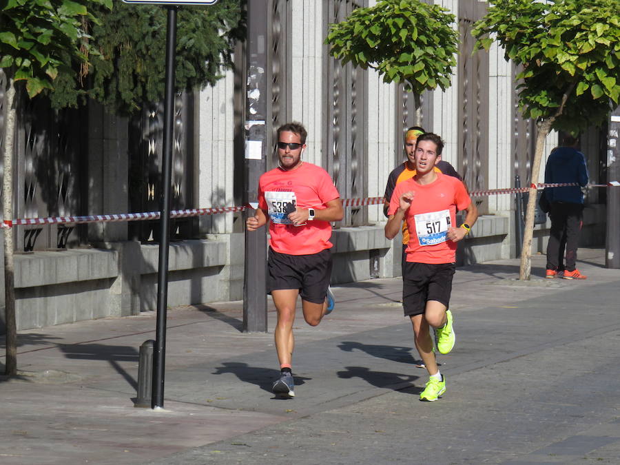 León celebra la carrera 10 kilómetros León, capital española de la gastronomía.