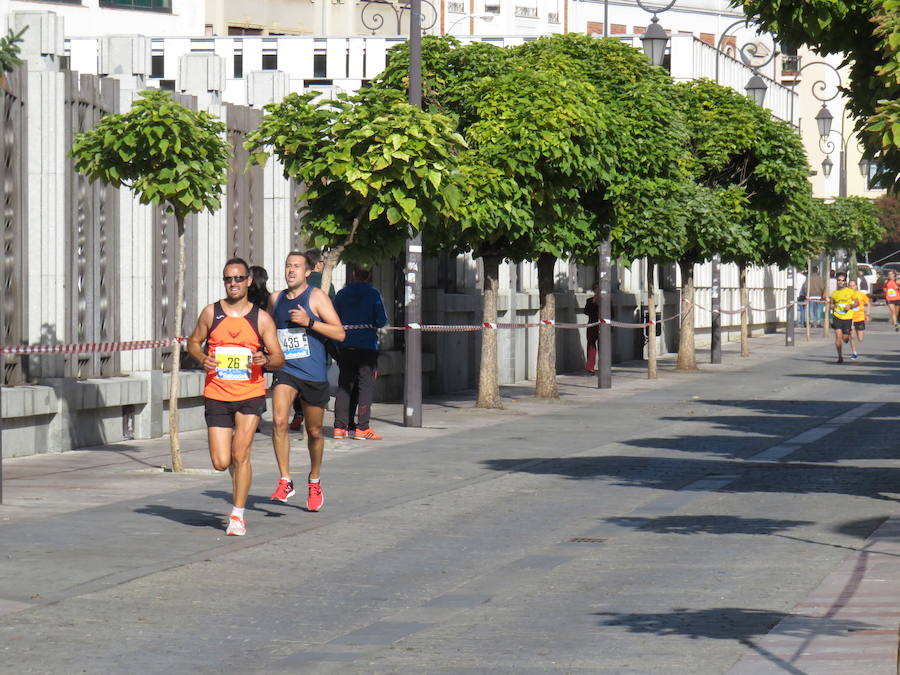 León celebra la carrera 10 kilómetros León, capital española de la gastronomía.