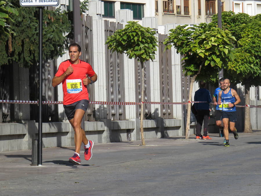 León celebra la carrera 10 kilómetros León, capital española de la gastronomía.