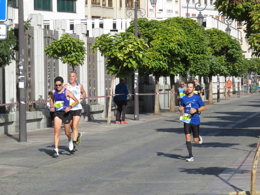 León celebra la carrera 10 kilómetros León, capital española de la gastronomía.