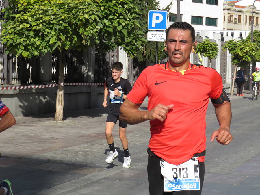 León celebra la carrera 10 kilómetros León, capital española de la gastronomía.