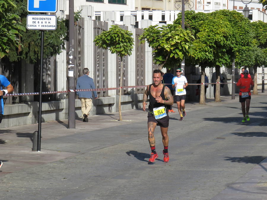 León celebra la carrera 10 kilómetros León, capital española de la gastronomía.