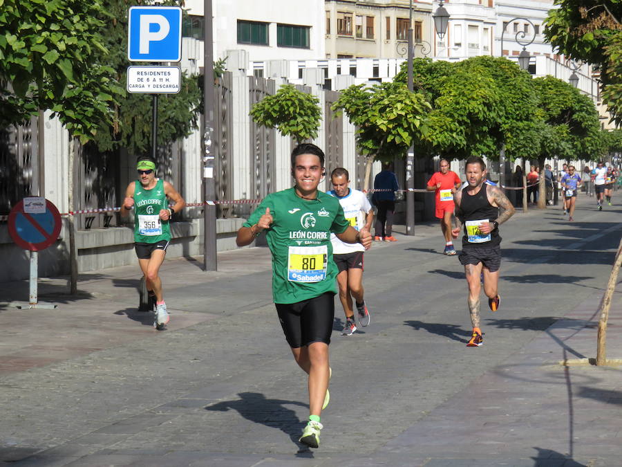 León celebra la carrera 10 kilómetros León, capital española de la gastronomía.