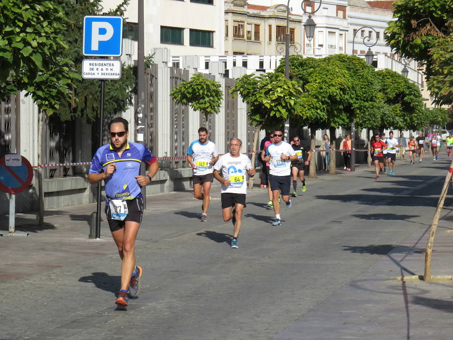 León celebra la carrera 10 kilómetros León, capital española de la gastronomía.