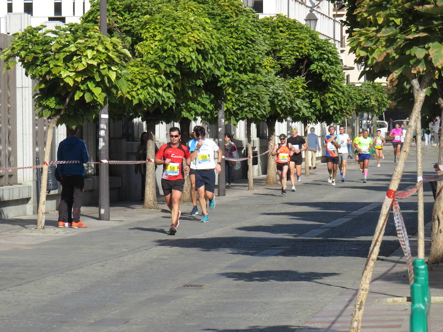 León celebra la carrera 10 kilómetros León, capital española de la gastronomía.