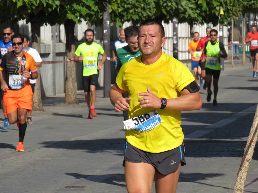 León celebra la carrera 10 kilómetros León, capital española de la gastronomía.