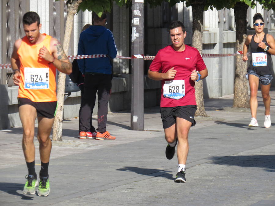 León celebra la carrera 10 kilómetros León, capital española de la gastronomía.