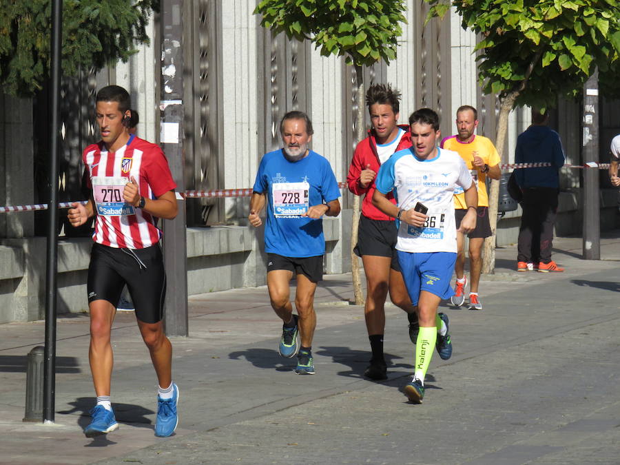 León celebra la carrera 10 kilómetros León, capital española de la gastronomía.