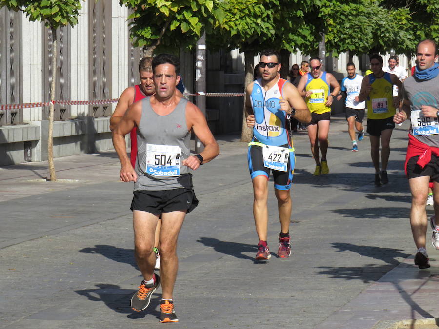 León celebra la carrera 10 kilómetros León, capital española de la gastronomía.