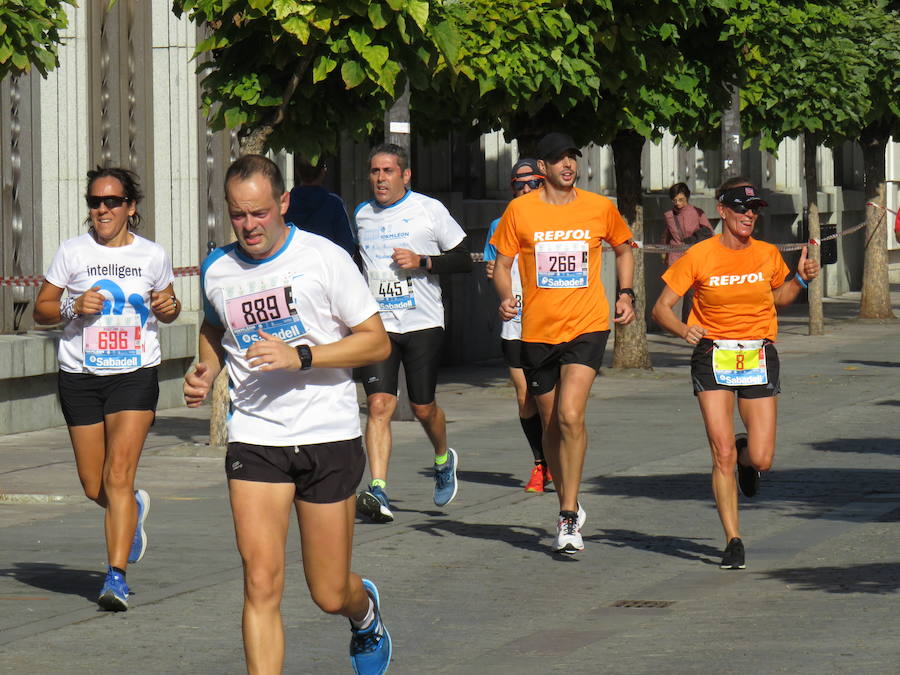 León celebra la carrera 10 kilómetros León, capital española de la gastronomía.