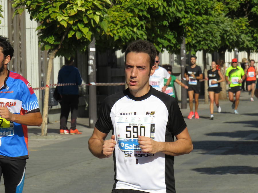 León celebra la carrera 10 kilómetros León, capital española de la gastronomía.