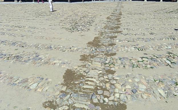 UPL exige al Ayuntamiento de León una «reparación inmediata» de la Plaza del Grano