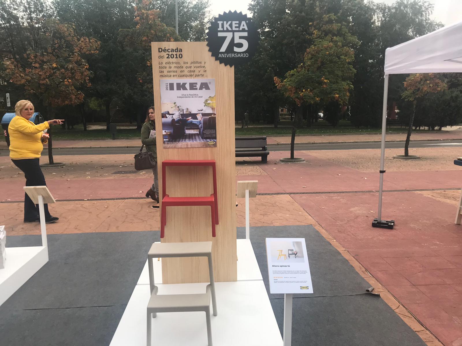 La famosa cadena sueca, que recientemente inauguró un punto de distribución en León, convierte las inmediaciones del parque de San Francisco de la capital en un escaparate de su muestrario