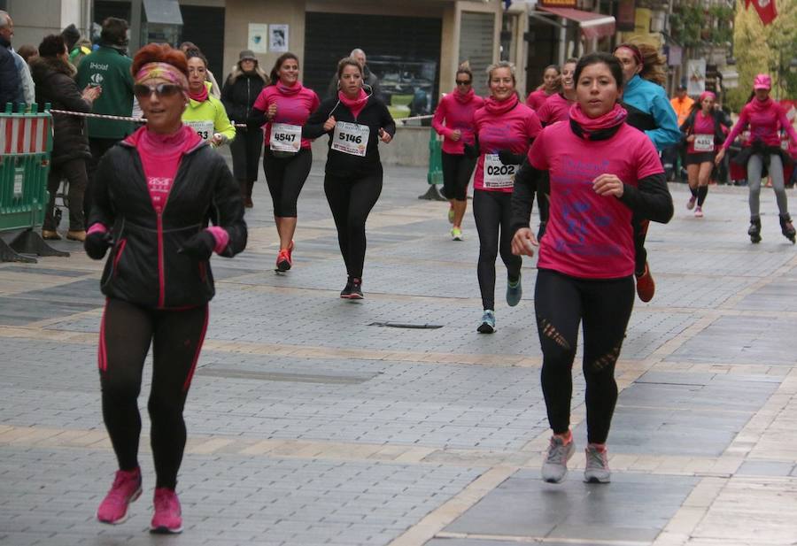 Fotos: Búscate en la Carrera de la Mujer 2018 de León (I)