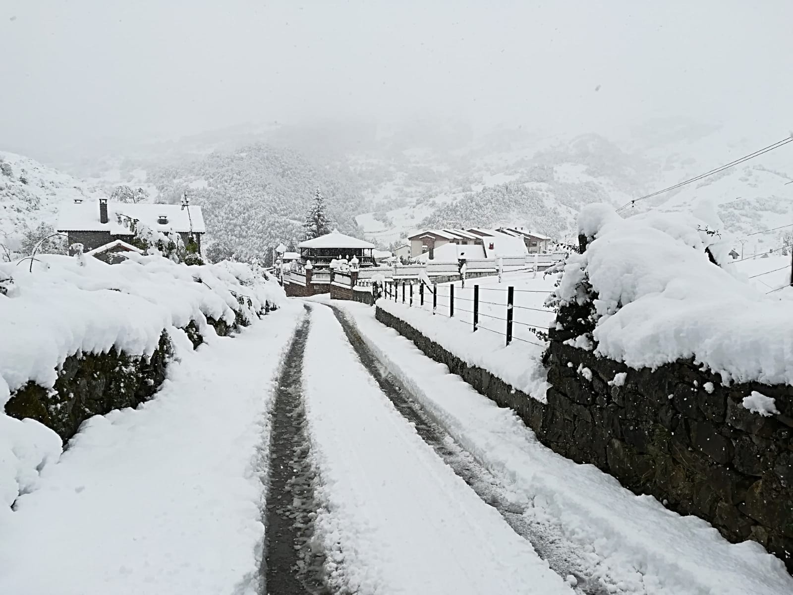 Imagen del camino a Posada de Valdeón. 