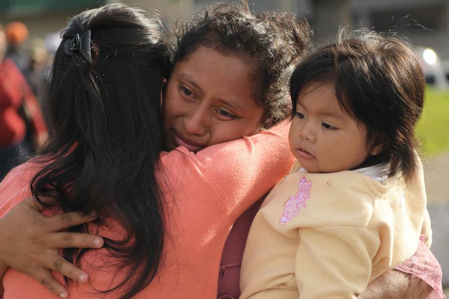 Unos 300 migrantes salvadoreños han salido este domingo de su país hacia la frontera con Guatemala con el objetivo final de llegar a EE UU. Buscan emular la caravana de hondureños que salió el 13 de octubre de San Pedro Sula.