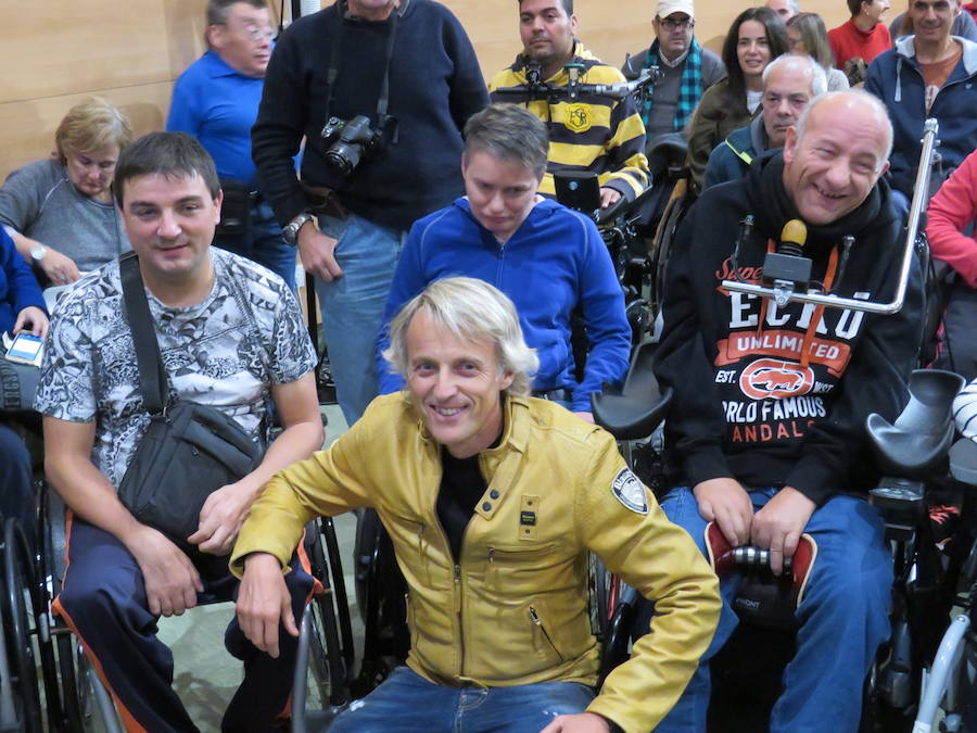 Fotos: Jesús Calleja visita el CRE de San Andrés