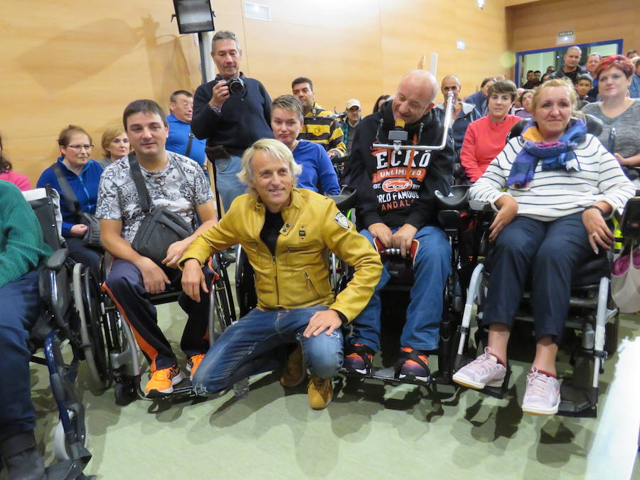 Fotos: Jesús Calleja visita el CRE de San Andrés