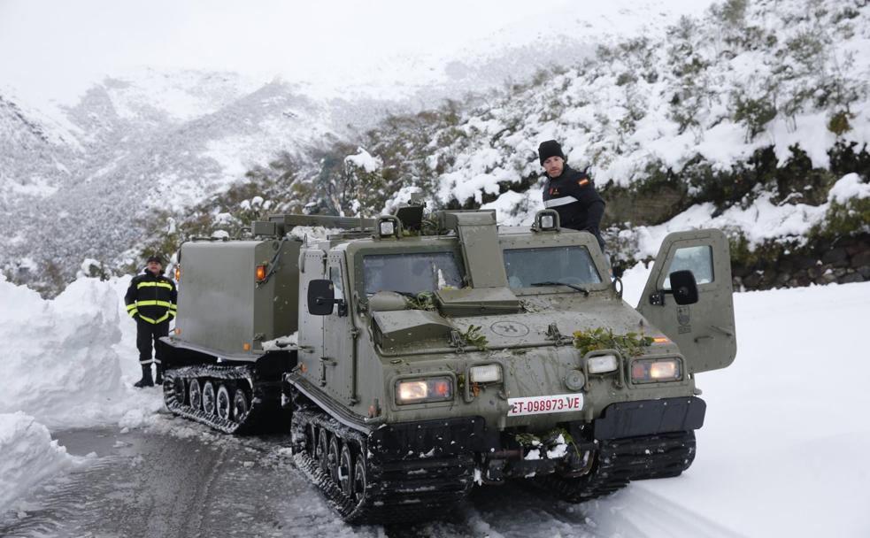 107 militares y 36 vehículos se han desplazado hacia Asturias para colaborar en los trabajos de limpieza de viales y en la normalización de la situación tras la petición expresa del Principado