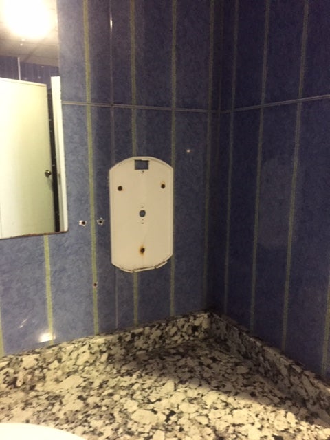 Fotos: UPL exige a la Junta la modernización de la estación de autobuses