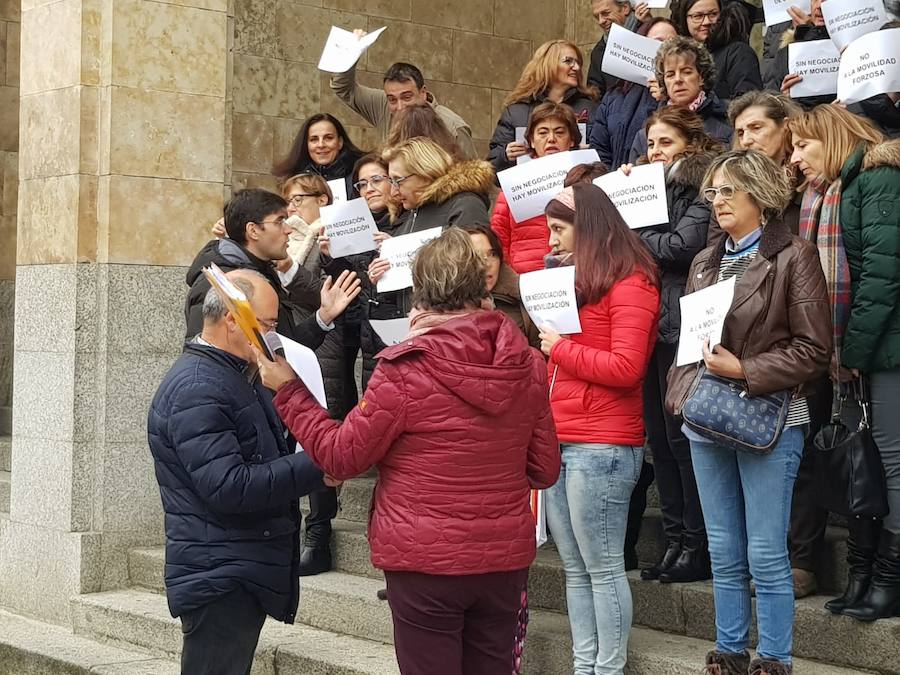 Fotos: Parón a las puertas de los Juzgados de León