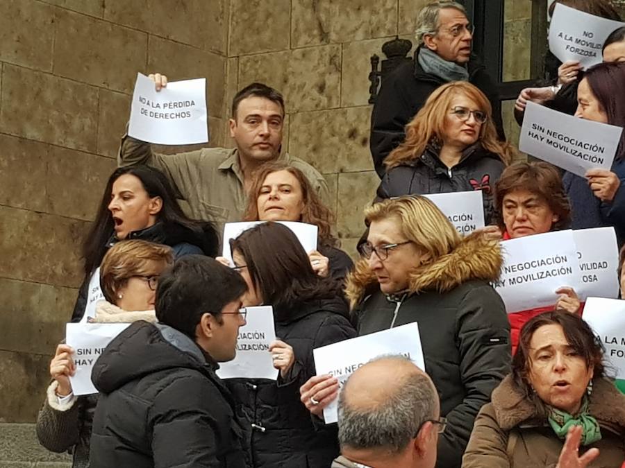 Fotos: Parón a las puertas de los Juzgados de León