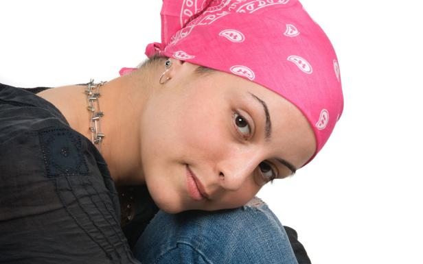 Mujer convaleciente de cáncer. 