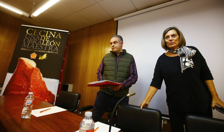 Fotos: Convenio de colaboración entre la Consejería de Agricultura y la IGP Cecina de León