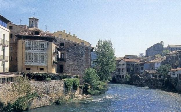 Hallan el cuerpo sin vida de un hombre de La Bañeza flotando en el río en Estella