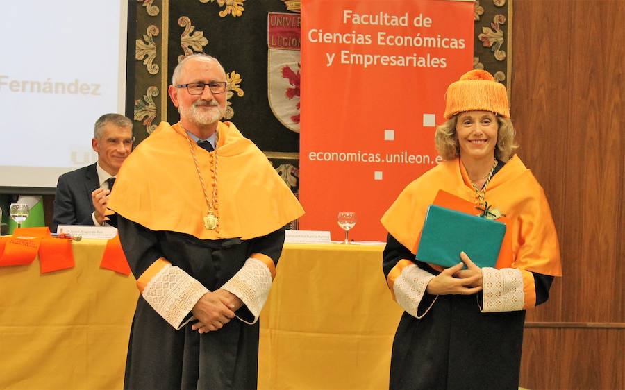 Fotos: La Facultad de Económicas rinde honores a su patrón