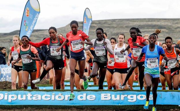 Un instante de la prueba femenina de Atapuerca.