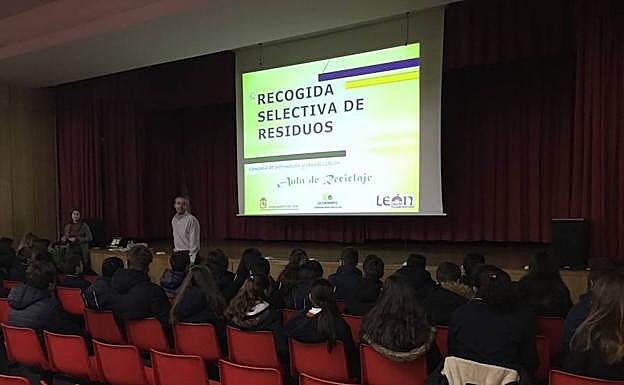 El Colegio Divina Pastora enseña a reciclar