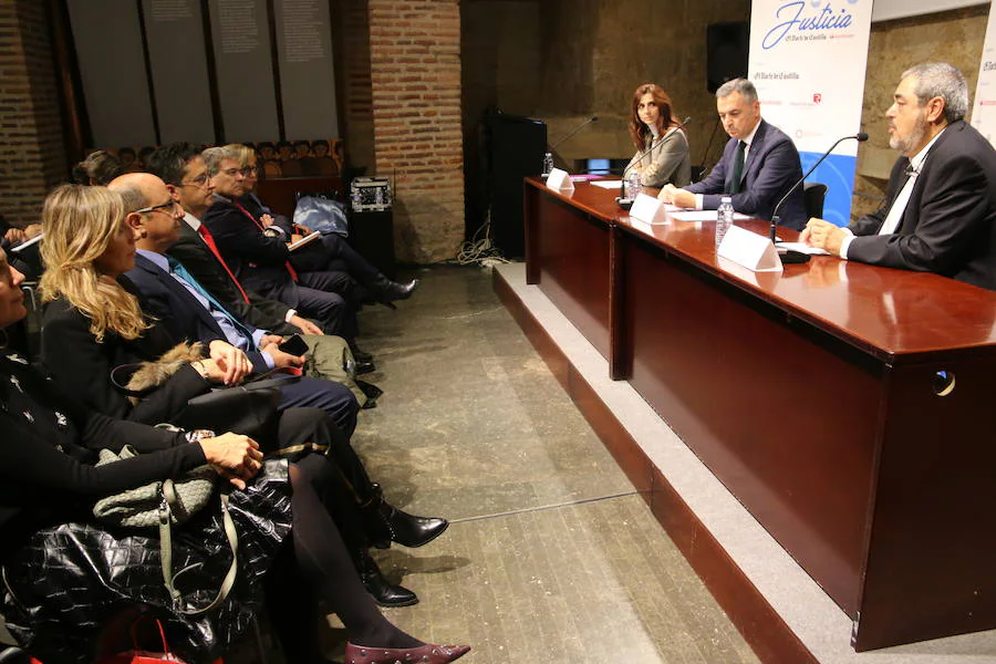 Fotos: Ciclo de Justicia en el Palacio del Conde Luna