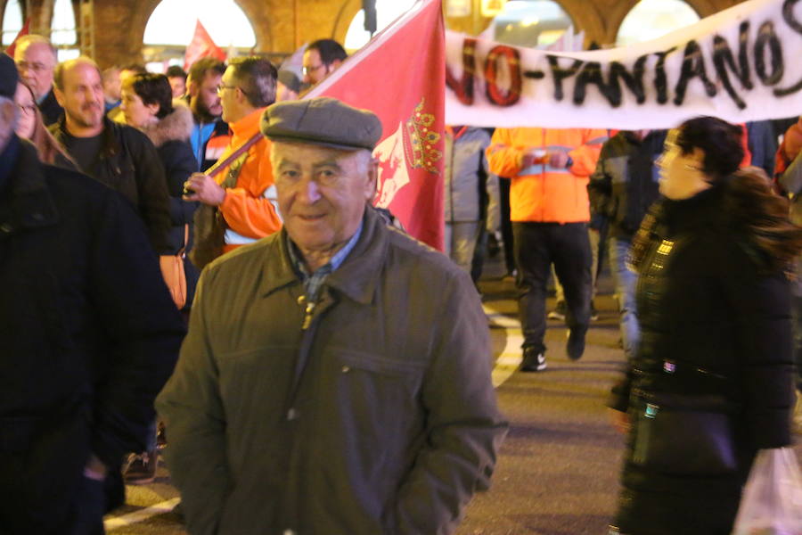 Fotos: Manifestación del 15-N por las calles de León